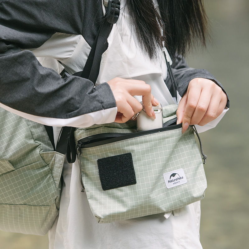 Naturehike ZT-12 Mia 3L Messenger bag Grey White/3L